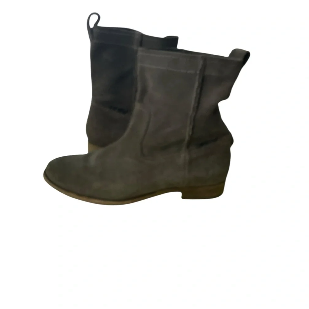 Frye Dark Brown Suede Cara Ankle Pull On Booties 9 - Picture 12 of 14